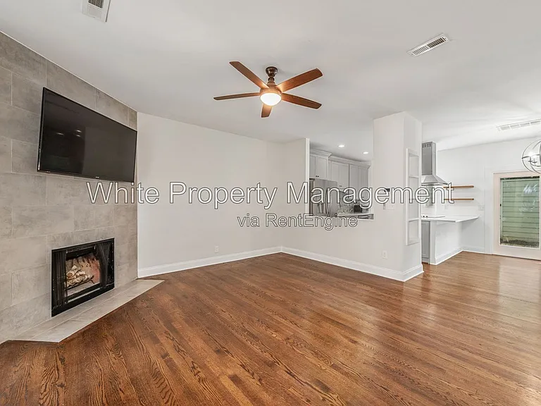 437 Clarkson Green St — Photo 2