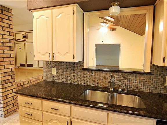5th image of 1511 Berkeley Dr