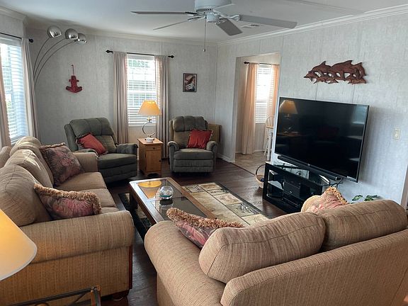 3rd image of 13 Camino Real Dr