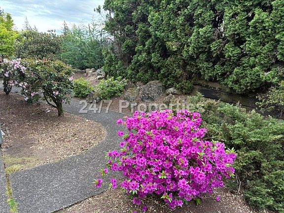 3rd image of 15502 NE Glisan St #15518