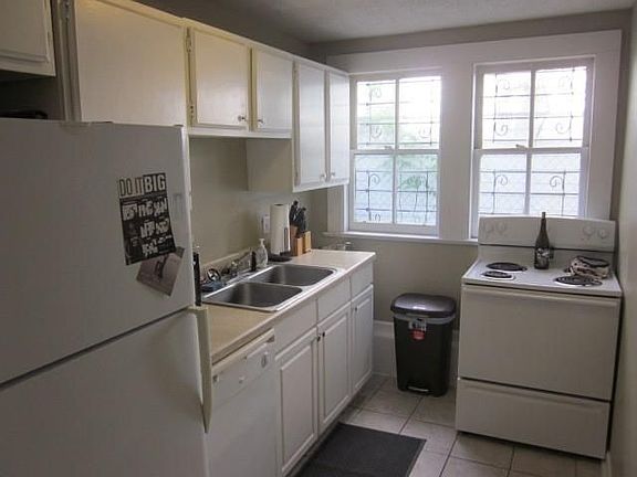 3rd image of 1712 Napoleon Ave #1712