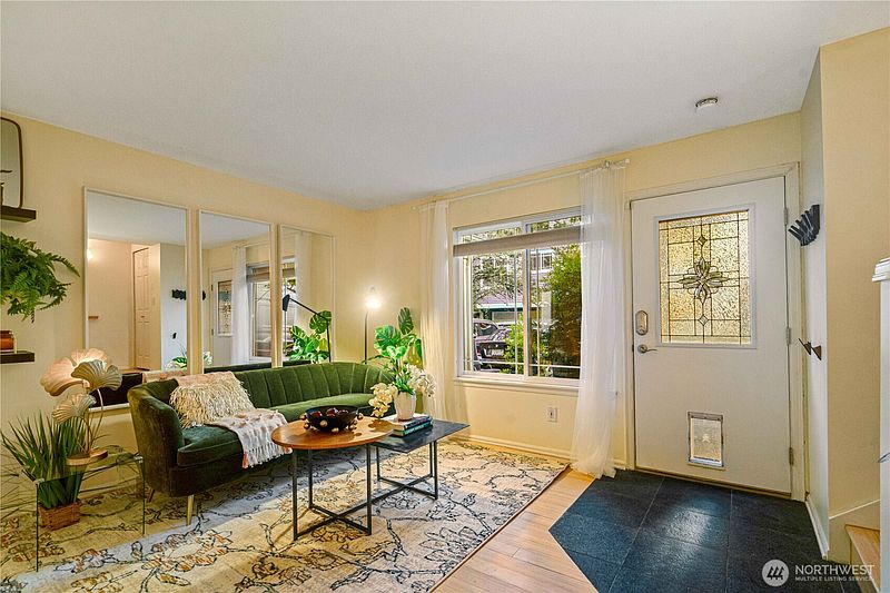 5th image of 9406 Linden Avenue N #B