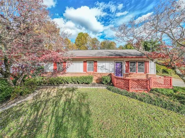 141 Frost Rd, Saluda, NC 28773