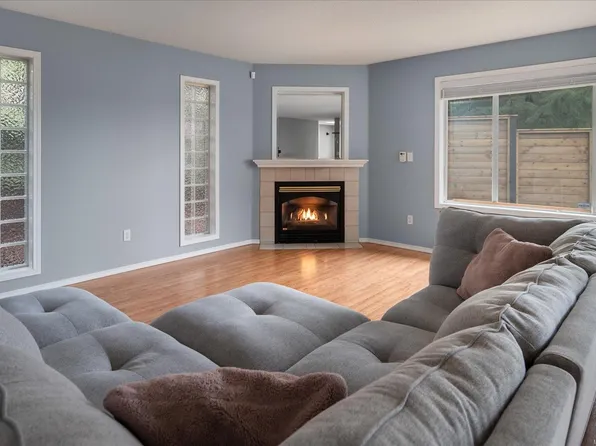 5994 Cedar Grove Dr, Nanaimo, BC V9T 6G1