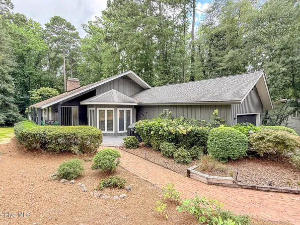 7 Inverness Place, Pinehurst, NC 28374