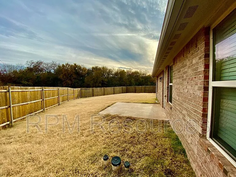 2312 Frisco Way — Photo 18