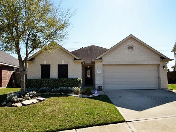 2727 Hidden Landing Dr, Pearland, TX 77584