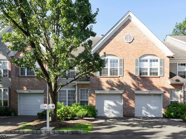 4 Winters Ct #4, Clark Twp., NJ 07066