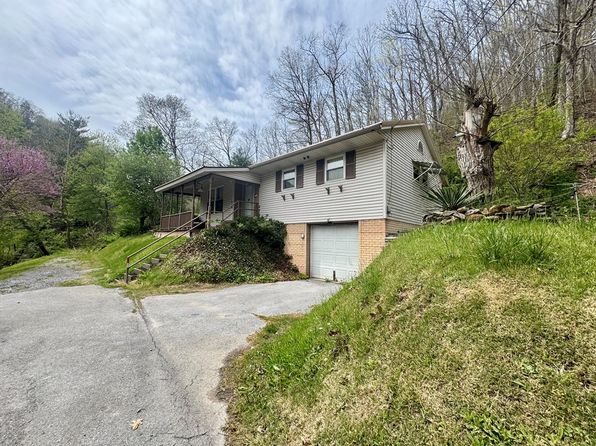 56 Honey Bee Ln, Welch, WV 24801