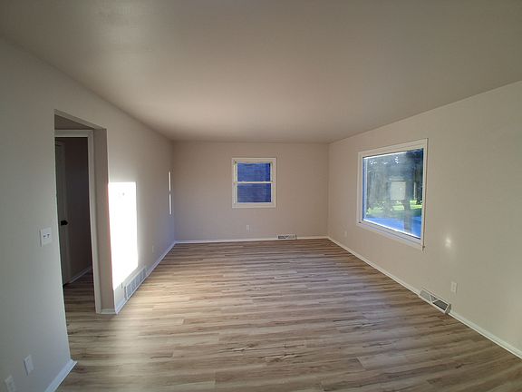 4th image of 108 N 75th St #2