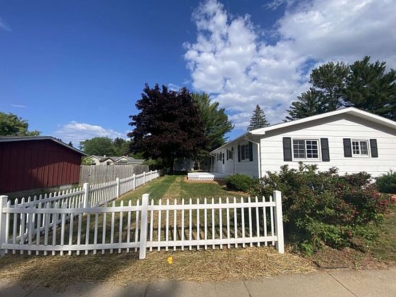 5th image of 3220 Reines St