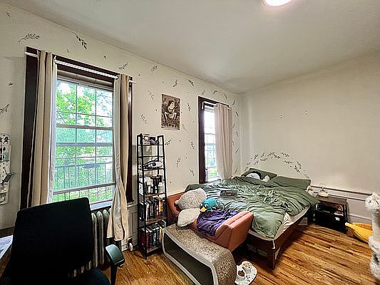 5th image of 1137 President St APT 3C