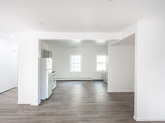 5th image of 283 Grand St #2