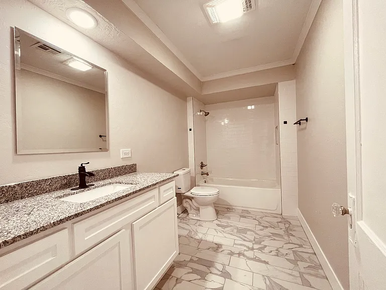 1205 NW 31st St — Photo 32
