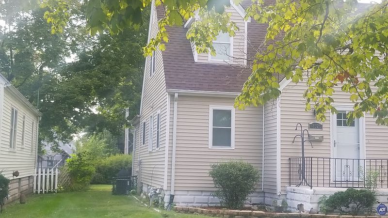 2nd image of 18326 Roy St