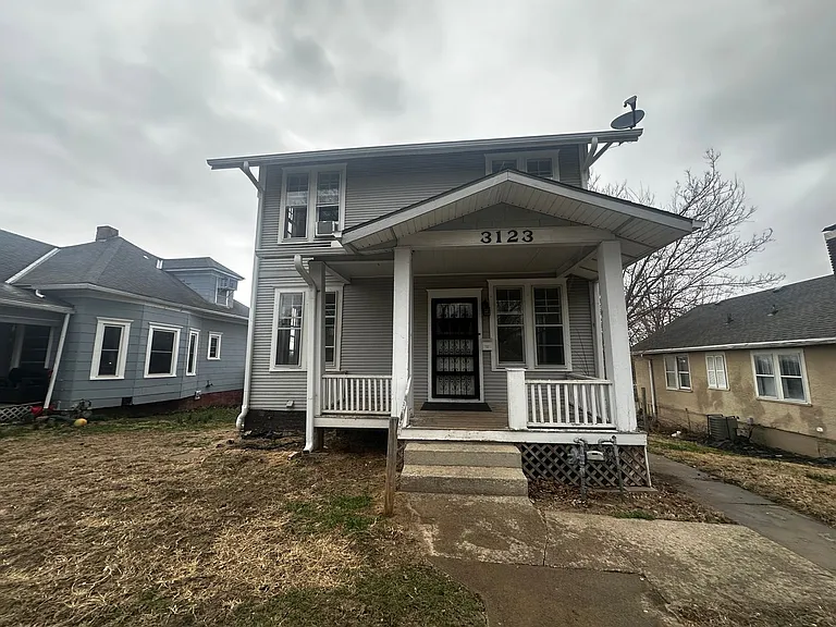 3123 Seneca St — Photo 1