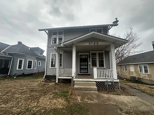 3123 Seneca St Photo 1