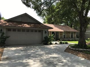 1625 Shady Leaf Dr, Valrico, FL 33596