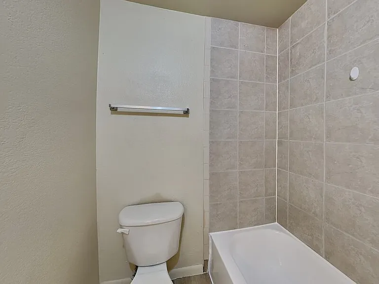 2955 Loving Ave — Photo 11