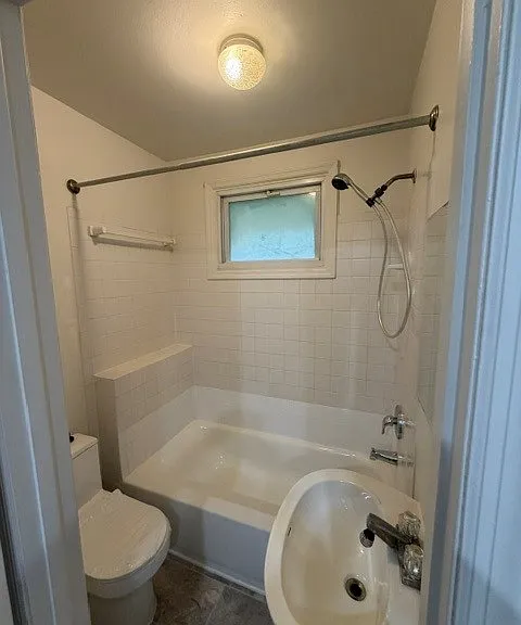 3307 Marne Hwy #A — Photo 9