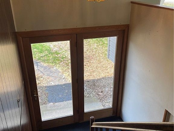 3rd image of 751 Skyview Dr