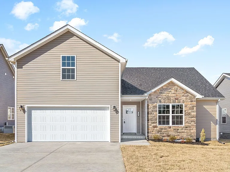 390 Pinkston Ct — Photo 1