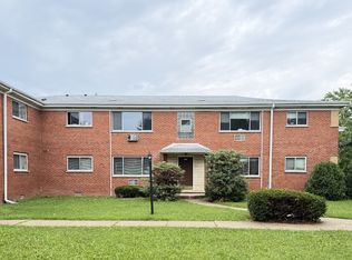 1302 Carol St #A2, Niles, IL 60714