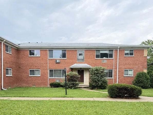 1302 Carol St #A2, Niles, IL 60714