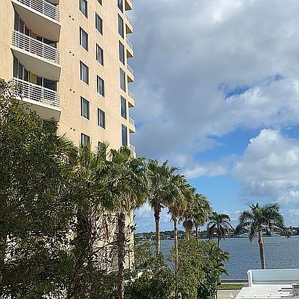 5th image of 1551 N Flagler Dr Unit 1209