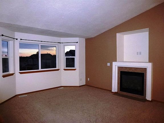 4th image of 803 E Angie Ave