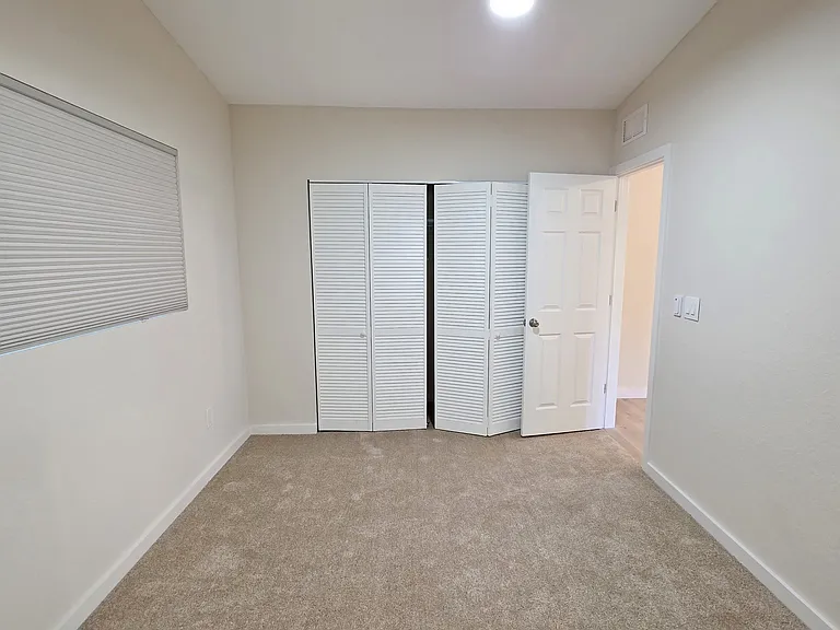 5325 Desoto Pl #B — Photo 14