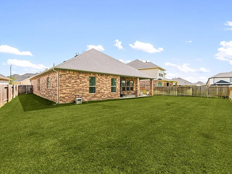 31611 Donoso Dr — Photo 38