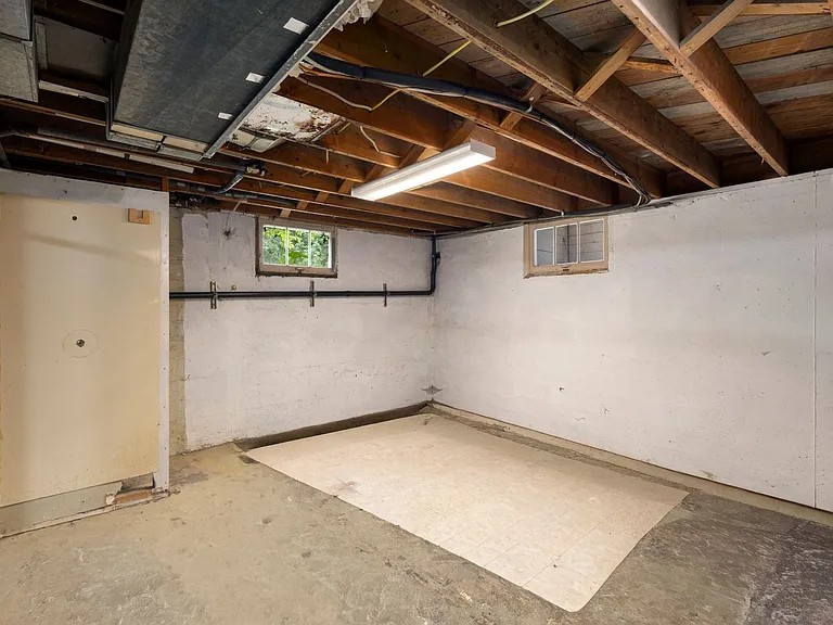 295 NE Alder St — Photo 27