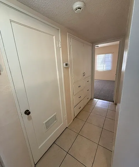 601 N Swan Rd — Photo 10