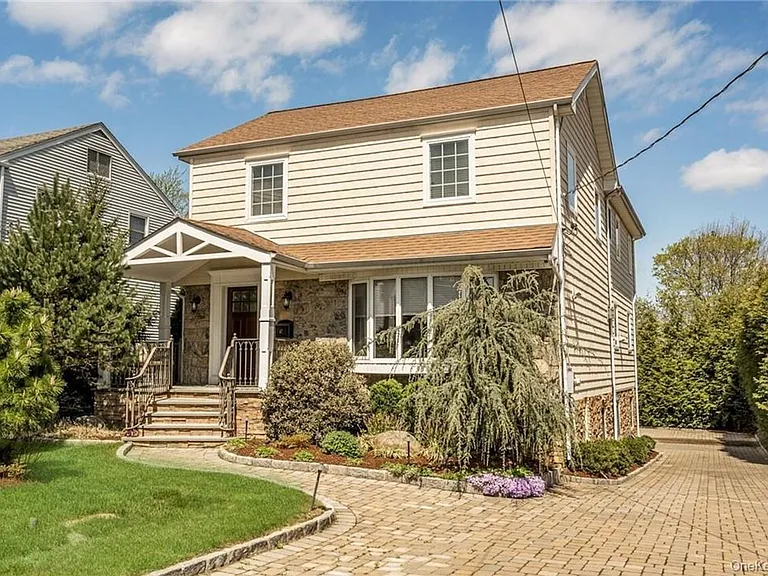 47 Highland Ave — Photo 2