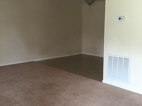 Living Room /Dining Area