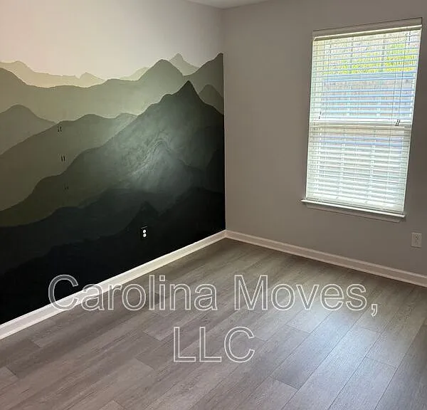 479 Woodbark Ct — Photo 3