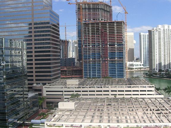 3rd image of 825 Brickell Bay Dr APT 1547