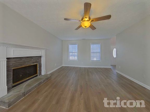 3rd image of 224 Stone Creek Dr