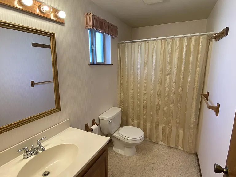 501 E Michelle Dr — Photo 12