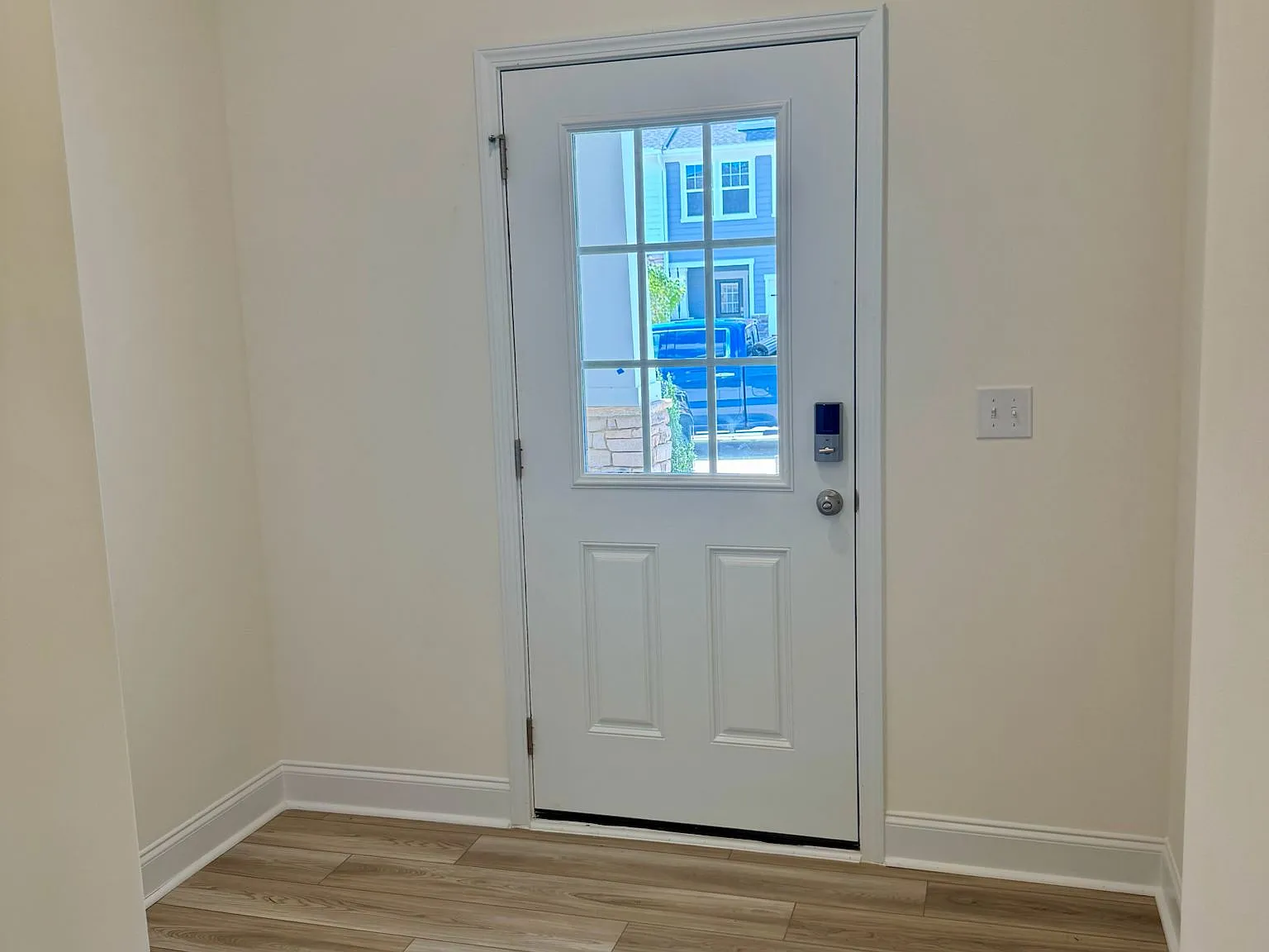 903 Kensley Grove Ln — Photo 4