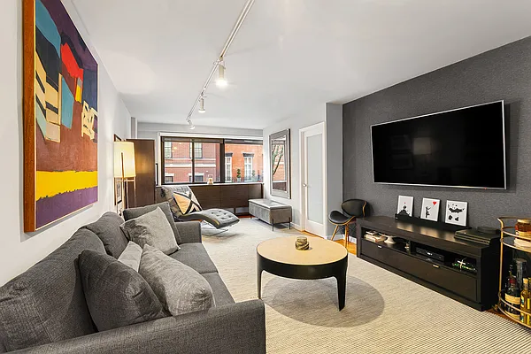Rented by Warburg | media 8