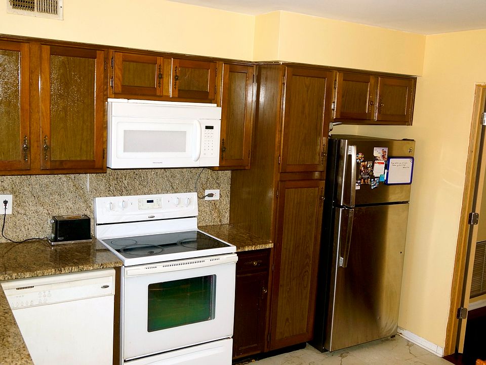 1st image of 4124 Cove Ln APT E