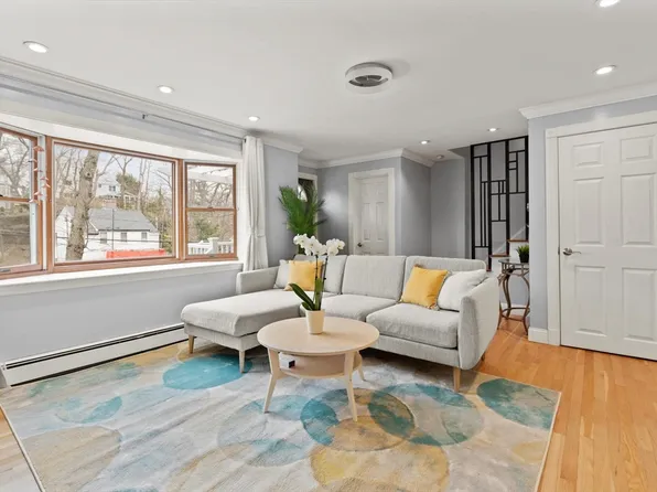 50 Thurston Rd Unit 50, Newton Upper Falls, MA 02464