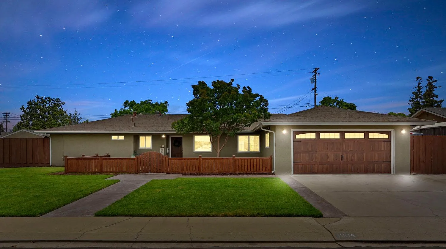 1904 Fairington Ln photo 1