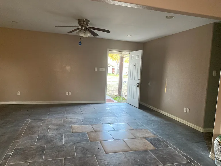 417 Forrest Hill Ln — Photo 4