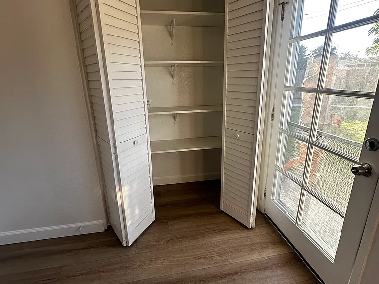 2613 W Olive Ave — Photo 11
