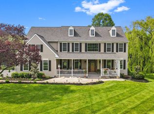 14 Clover Mill Ln, Malvern, PA 19355