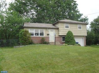 18 Hilton Rd, Mount Holly, NJ 08060