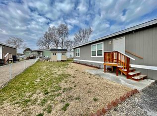 203106 E Bowles Rd TRAILER 56, Kennewick, WA 99337